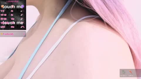 REY online show from April 3, 5:09 pm