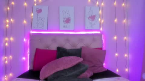 radiant_sapphire online show from February 1, 9:54 am