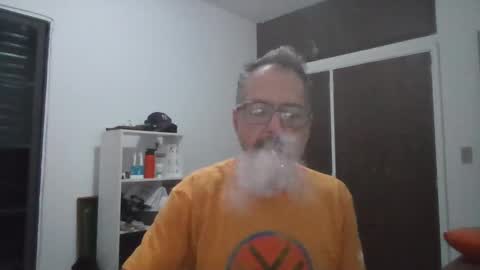 Snapshot of rafaelsel chatting on October 9, 11:10 pm Big Uncle Jungle online show from October 9, 11:10 pm