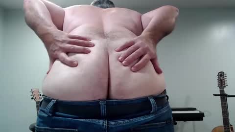 Snapshot of ragin_hardon001 chatting on December 14, 5:58 pm Ray online show from December 14, 5:58 pm