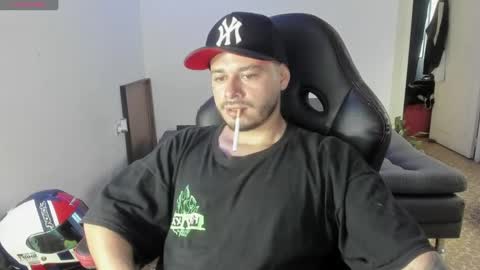 Snapshot of ragnar_lothbrok77 chatting on September 22, 10:25 pm ragnar_lothbrok77 online show from September 22, 10:25 pm