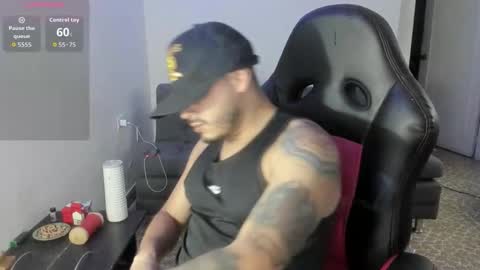 Snapshot of ragnar_lothbrok77 chatting on October 10, 10:25 pm ragnar_lothbrok77 online show from October 10, 10:25 pm