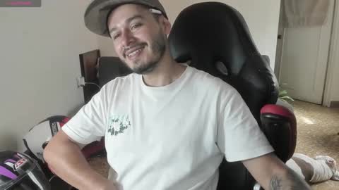 Snapshot of ragnar_lothbrok77 chatting on September 15, 7:48 pm ragnar_lothbrok77 online show from September 15, 7:48 pm