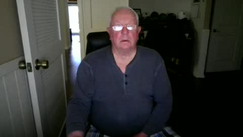 raiderman215 online show from June 13, 5:56 pm