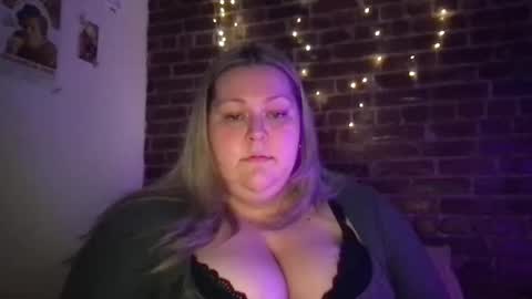 rainymackenzie online show from January 24, 3:54 am