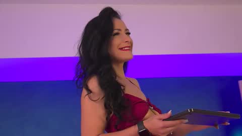 RaisaVawn online show from October 10, 6:30 am