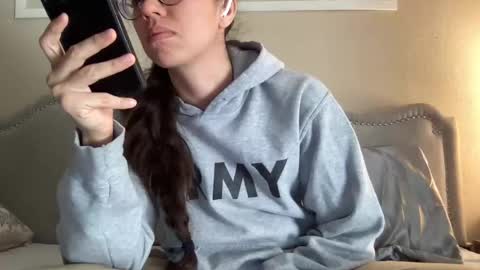 RamonaJ online show from November 1, 4:50 pm