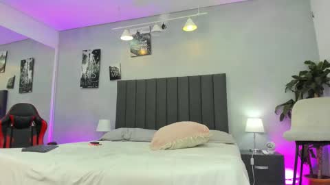 Raphael Nyon online show from March 1, 4:28 am