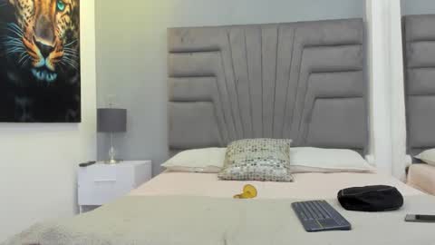 Raphael Nyon online show from February 23, 11:23 am