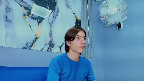 raphael_nyon1 online show from June 13, 7:24 pm