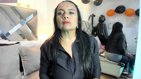 Raquel Moore  online show from November 2, 6:52 pm