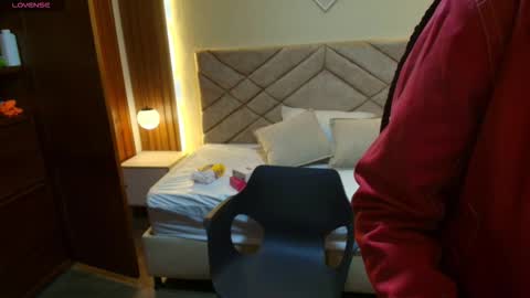 Raquel online show from February 6, 12:08 pm