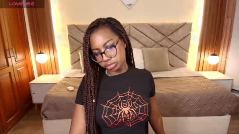 Raquel online show from May 6, 12:33 pm