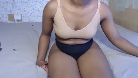 rarepetite online show from December 15, 7:15 am