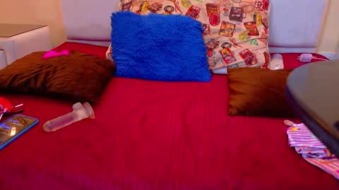 RashelDerosa online show from April 15, 6:11 pm