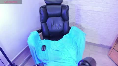 Raven online show from April 15, 8:53 pm