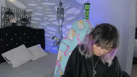 ravencollen online show from October 17, 8:24 pm