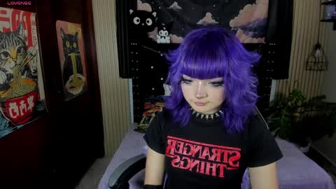 ravencollen online show from April 8, 11:30 pm