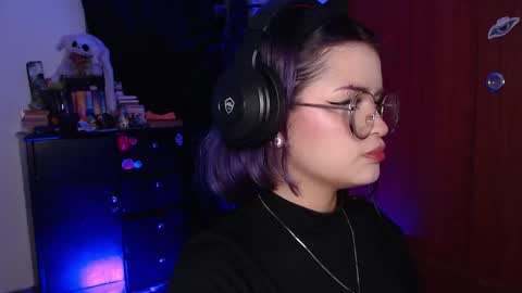 raventh_ online show from January 12, 11:56 pm