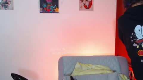 raventh_ online show from June 6, 3:23 am
