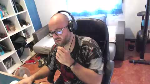 ravingr3d3 online show from October 17, 1:26 pm