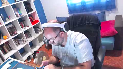 ravingr3d3 online show from June 8, 1:12 pm