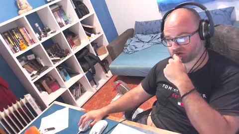 ravingr3d3 online show from September 10, 1:34 pm