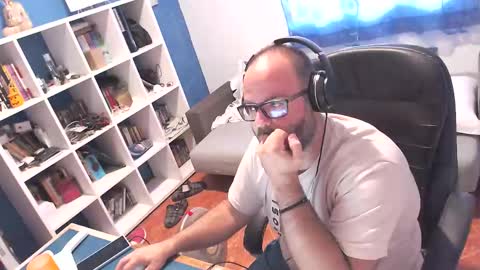 ravingr3d3 online show from September 30, 1:21 pm