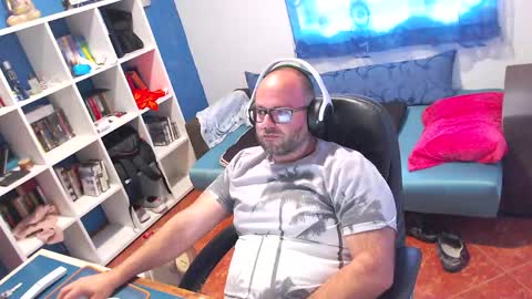 ravingr3d3 online show from June 3, 4:12 pm