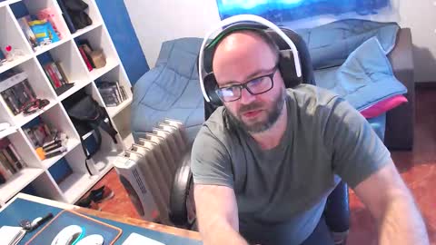 ravingr3d3 online show from March 25, 1:40 pm