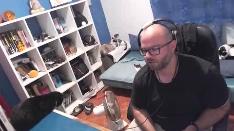 ravingr3d3 online show from October 20, 9:20 pm