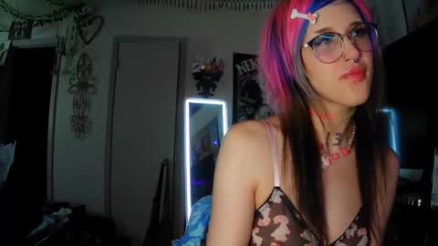 Snapshot of ravynstar13 chatting on September 30, 8:47 am ravynstar13 online show from September 30, 8:47 am