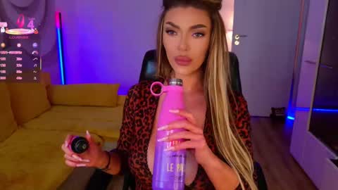 Snapshot of raysalexis19 chatting on February 19, 12:33 pm raysalexis19 online show from February 19, 12:33 pm