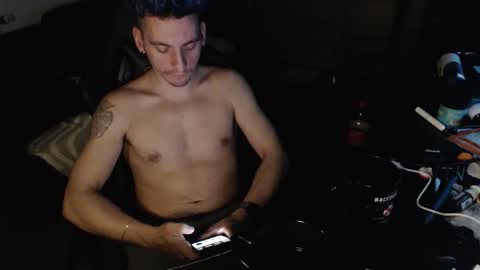 Rayzel online show from December 16, 11:44 pm