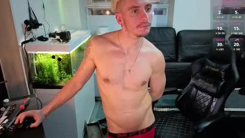 Rayzel online show from February 3, 12:29 am