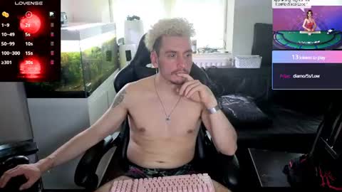 Rayzel White online show from June 27, 6:25 pm