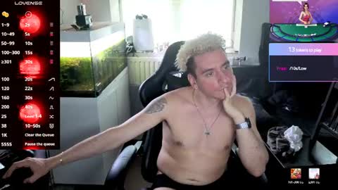 Rayzel White online show from July 7, 5:50 pm