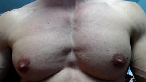 Snapshot of razorramon13 chatting on October 5, 7:54 pm razorramon13 online show from October 5, 7:54 pm
