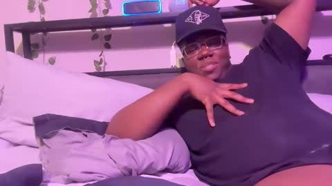 Preston  Stella online show from February 5, 11:23 am