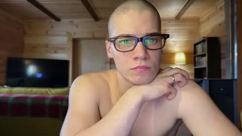 AliceEve online show from March 5, 8:45 am