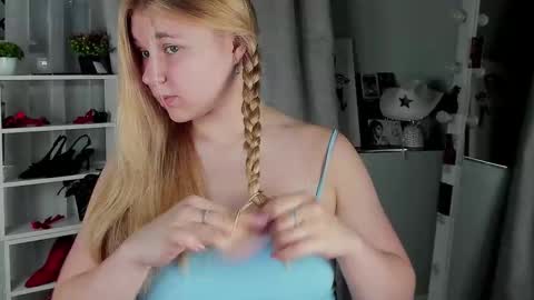 rebecca_____ online show from November 14, 2:36 am