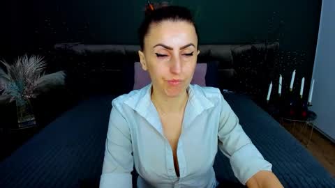 rebecca_diamonds online show from February 17, 6:45 am