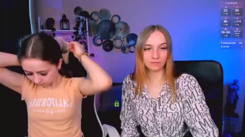 rebecca_smile_ online show from March 13, 1:36 pm