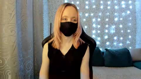 RebesaOlset online show from December 11, 4:09 pm