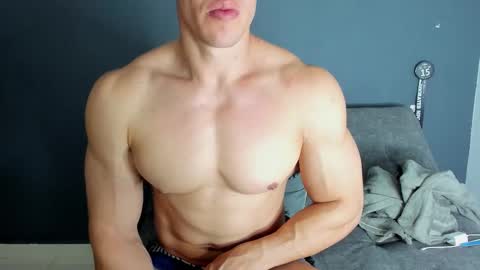 twitter REECET26 instagram RECCETAYLOR online show from November 2, 3:06 am