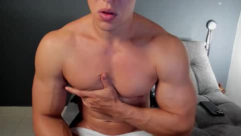 twitter REECET26 instagram RECCETAYLOR online show from October 8, 12:40 am