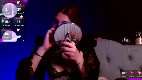 IG   OF red moonn online show from March 7, 6:46 am