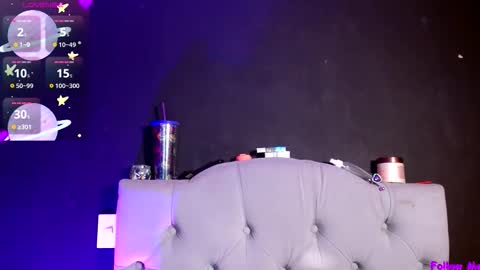 IG   OF red moonn online show from February 4, 3:43 am