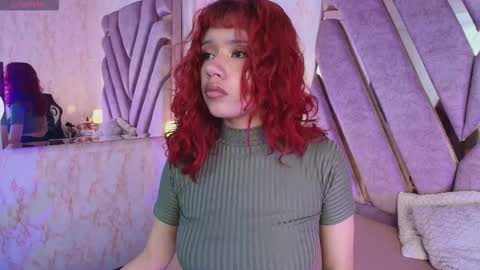 red_pandaa online show from December 17, 4:08 am