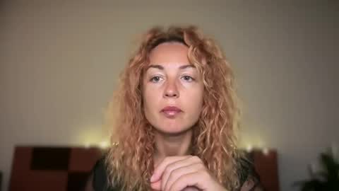 Emily online show from June 1, 7:15 pm